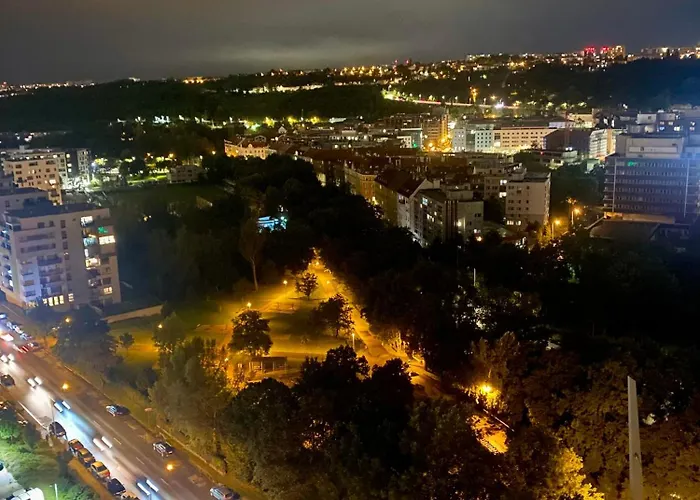 Elen, Sky View Apartment