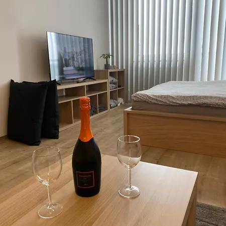 Elen, Sky View Apartamento Praga