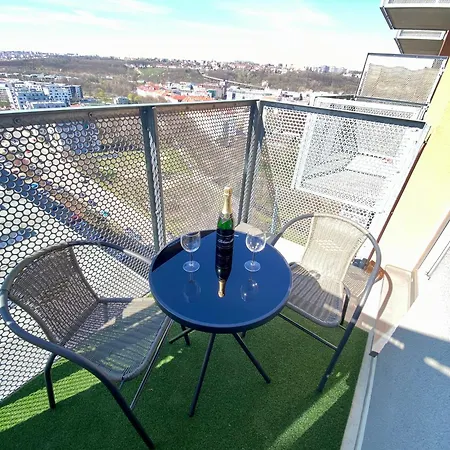 Elen, Sky View * Прага