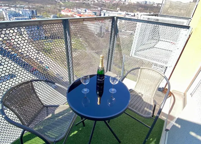 Elen, Sky View * Прага